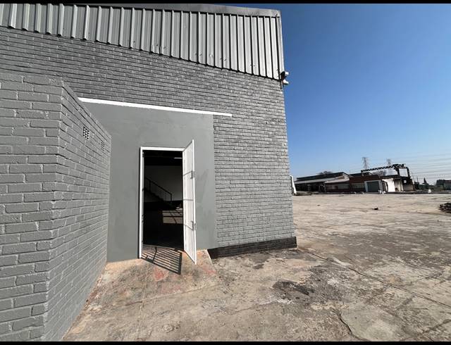 200M² WAREHOUSE TO LET IN SEBENZA
